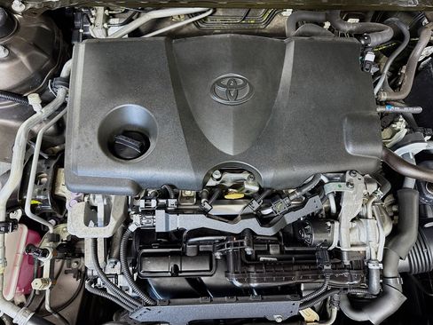 Used 2020 Toyota Camry LE image 38