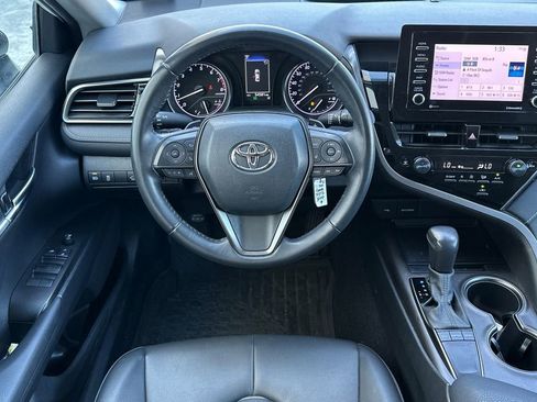 Used 2022 Toyota Camry SE FWD image 13