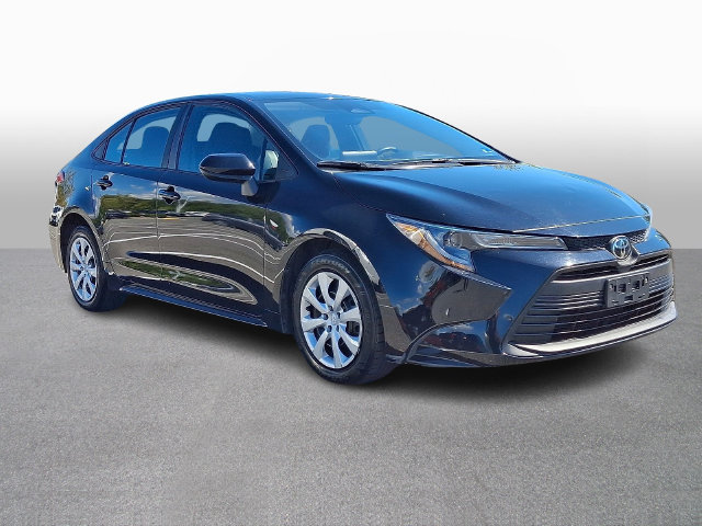 Used 2024 Toyota Corolla LE FWD image 3
