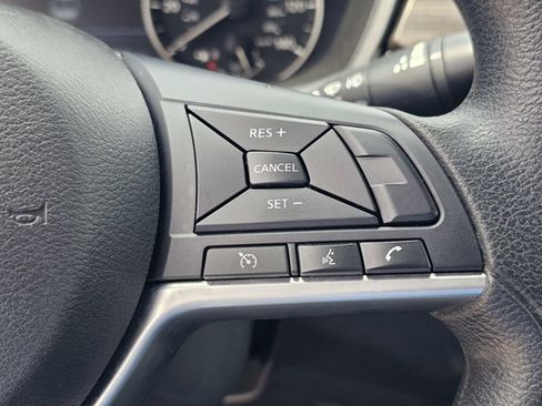 Used 2025 Nissan Altima 2.5 SV FWD image 19