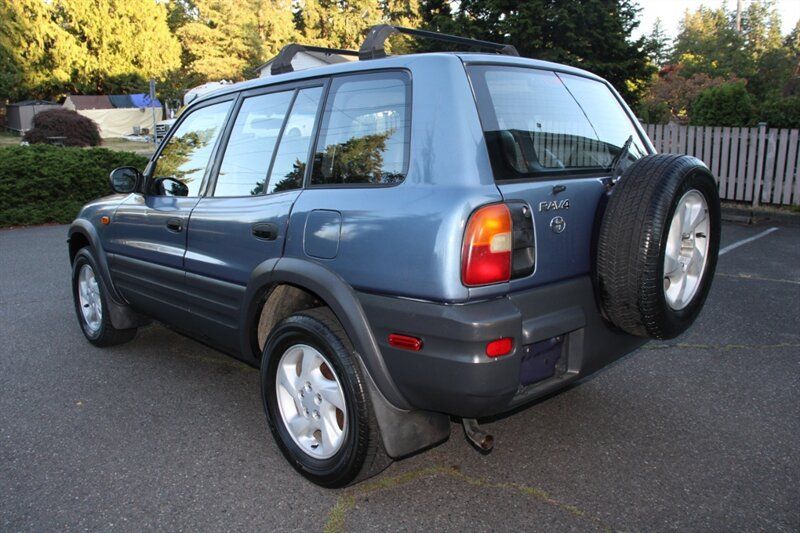 Used 1997 Toyota RAV4 4WD 4-Door w/ Upgrade Pkg w/ Tilt Wheel image 4