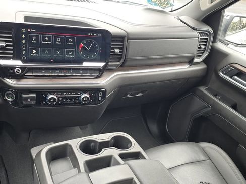 Certified 2025 GMC Sierra 1500 SLT image 7