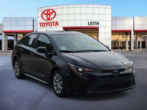 Used 2024 Toyota Corolla LE image 3