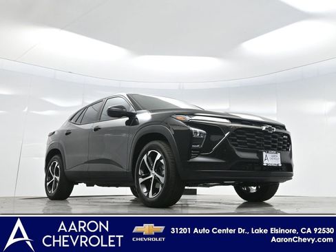 New 2026 Chevrolet Trax RS image 2