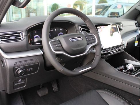 New 2026 Jeep Grand Wagoneer 4WD w/ Premium Group I image 12
