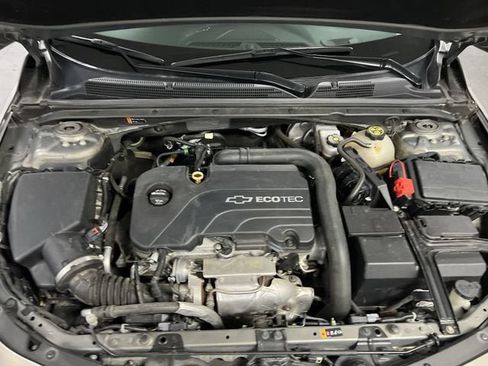Certified 2018 Chevrolet Malibu LT w/ Leather Package FWD image 29