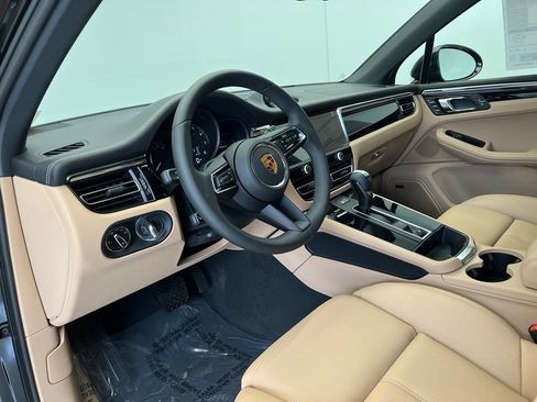 Used 2026 Porsche Macan AWD/4WD image 4