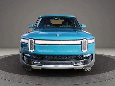 Used 2022 Rivian R1T Adventure image 3