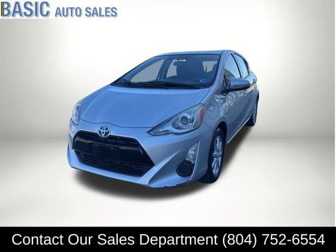 Used 2015 Toyota Prius C Three image 2