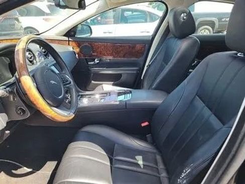 Used 2013 Jaguar XJ AWD image 4