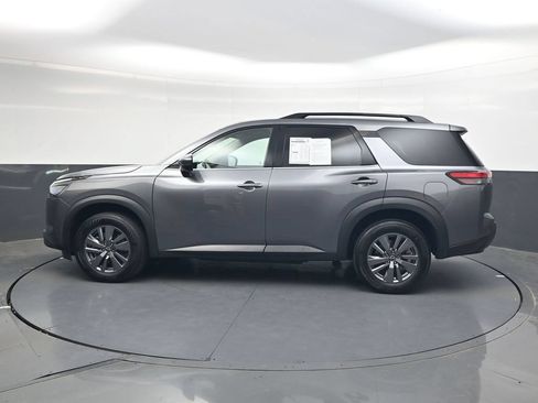 Used 2025 Nissan Pathfinder SV FWD image 11