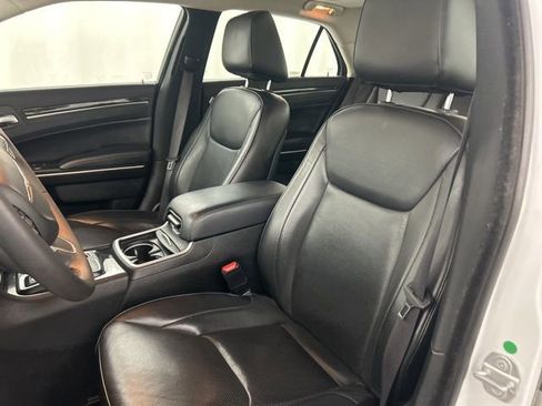 Used 2023 Chrysler 300 Touring L w/ Popular Equipment Group image 9