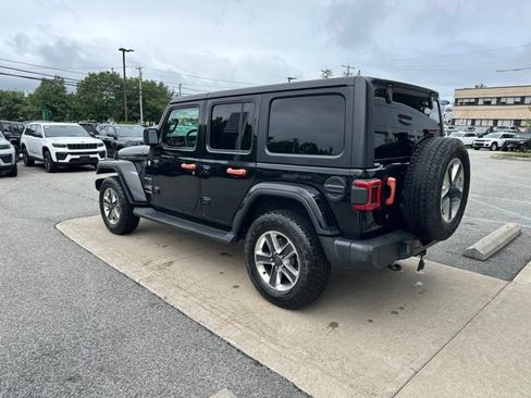 Certified 2019 Jeep Wrangler Unlimited Sahara w/ Cold Weather Group AWD/4WD image 5