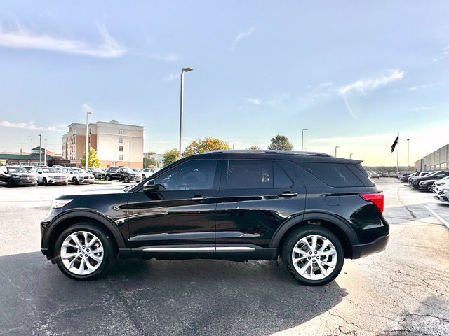 Used 2024 Ford Explorer Platinum w/ Technology Package AWD/4WD image 6