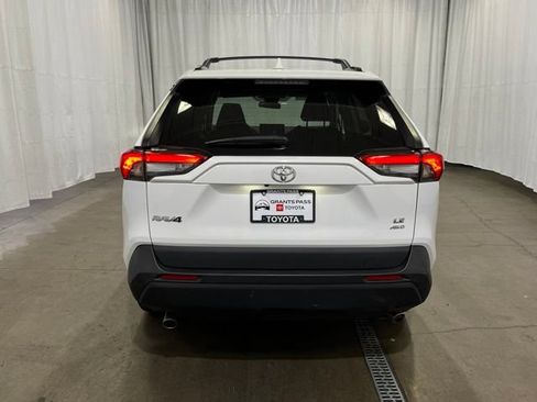 Certified 2021 Toyota RAV4 LE AWD/4WD image 4