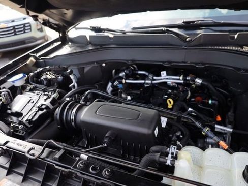 Used 2022 Ford Explorer XLT w/ Equipment Group 202A image 44