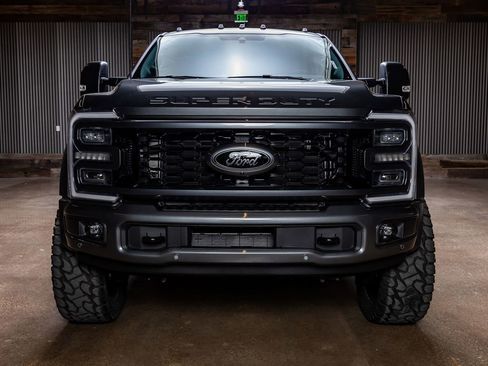 Used 2026 Ford F450 Platinum w/ FX4 Off-Road Package image 2