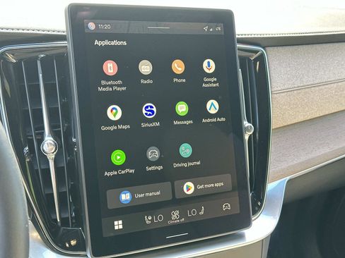 Certified 2026 Volvo XC90 B6 Core image 11