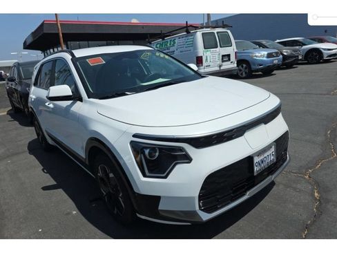 Used 2024 Kia Niro Wind FWD image 2