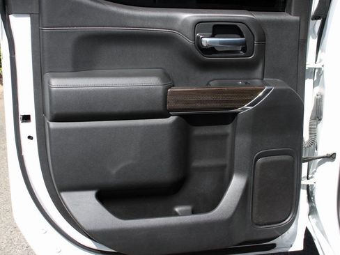 Used 2020 Chevrolet Silverado 1500 RST image 33