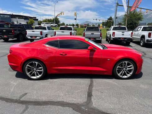 Used 2022 Chevrolet Camaro LT RWD image 7