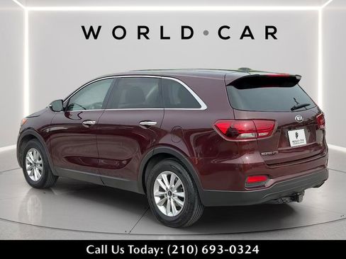 Used 2020 Kia Sorento LX FWD image 5