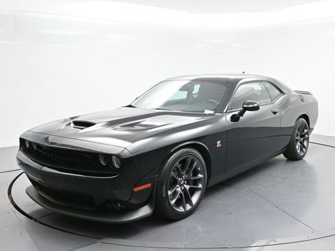 Used 2023 Dodge Challenger R/T Scat Pack RWD image 3