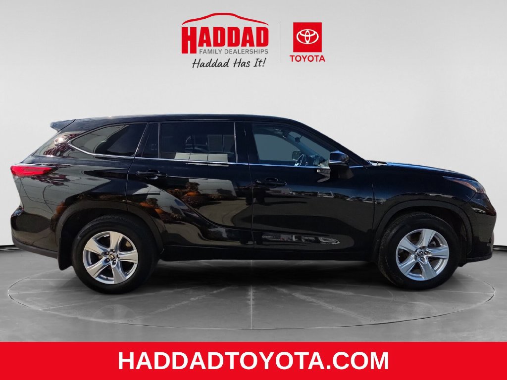 Used 2021 Toyota Highlander L AWD/4WD image 7