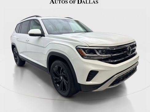 Used 2023 Volkswagen Atlas SE w/ Black Wheel Package FWD image 4