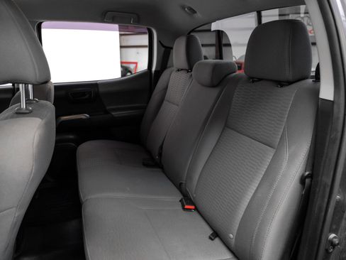 Used 2017 Toyota Tacoma SR5 image 33
