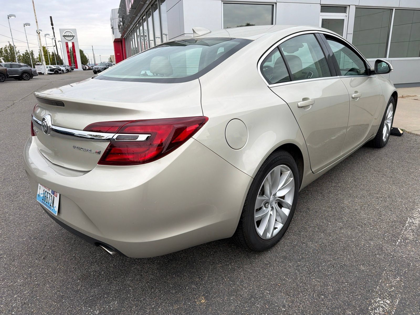 Used 2015 Buick Regal FWD image 5