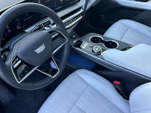 Certified 2025 Cadillac Lyriq Luxury image 9