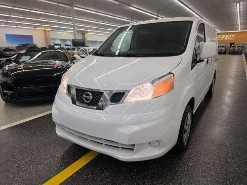 Used 2019 Nissan NV200 SV FWD image 2