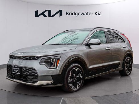 Used 2024 Kia Niro Wind w/ Wind Preserve Package FWD image 4