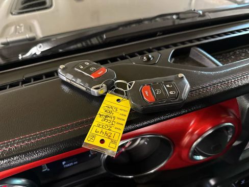 Used 2020 Jeep Gladiator Rubicon image 20