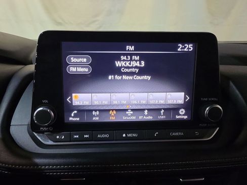 Used 2024 Nissan Rogue SV FWD image 12
