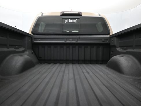 Used 2022 GMC Canyon AT4 w/ Trailering Package image 7