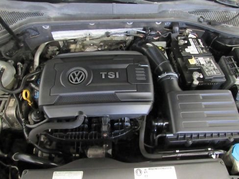 Used 2015 Volkswagen Golf S image 4