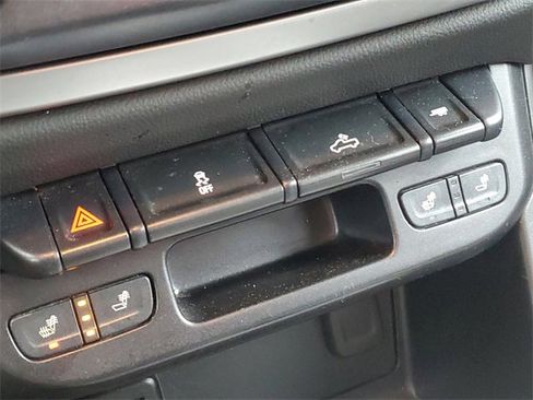 Used 2019 Chevrolet Colorado LT w/ LT Convenience Package image 16