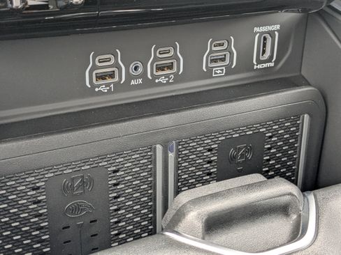 New 2026 RAM 1500 Laramie w/ Night Edition AWD/4WD image 20