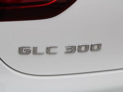 Used 2022 Mercedes-Benz GLC 300 4MATIC Coupe image 9