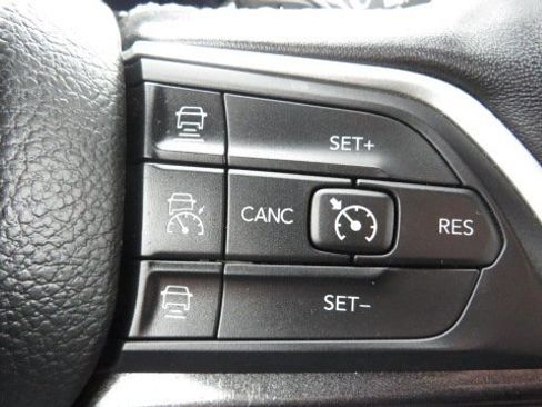 Used 2022 Jeep Grand Cherokee Altitude image 22