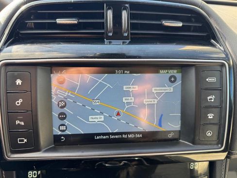 Used 2017 Jaguar F-PACE R-Sport image 24