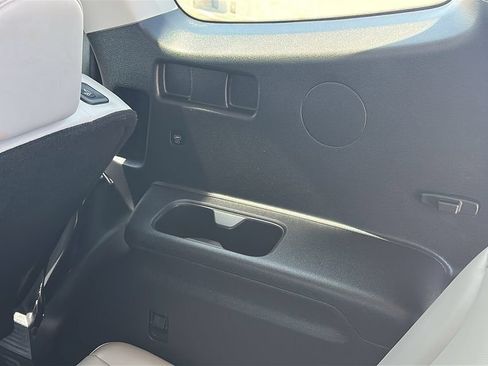 Used 2025 Kia Telluride S FWD image 36