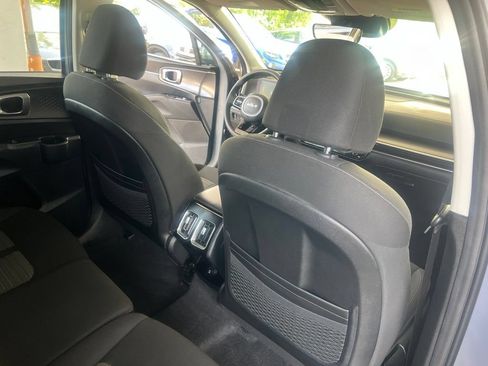 Certified 2024 Kia Sorento LX FWD image 14