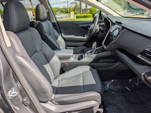 Used 2025 Subaru Outback Limited AWD/4WD image 12