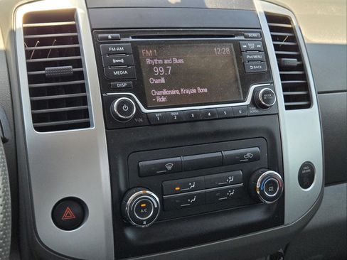 Used 2018 Nissan Frontier SV RWD image 18