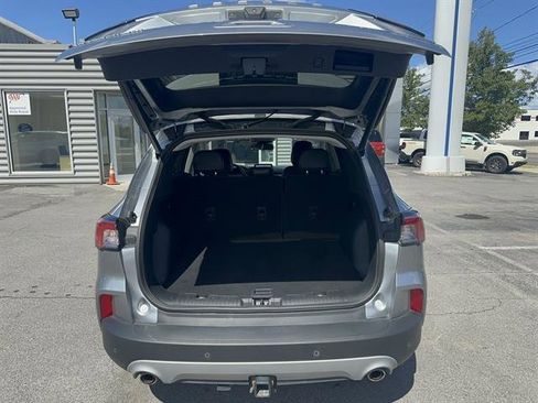 Certified 2022 Ford Escape Titanium w/ Class II Trailer Tow Package image 17