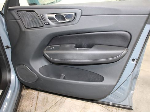 Used 2023 Volvo XC60 B6 Ultimate image 24