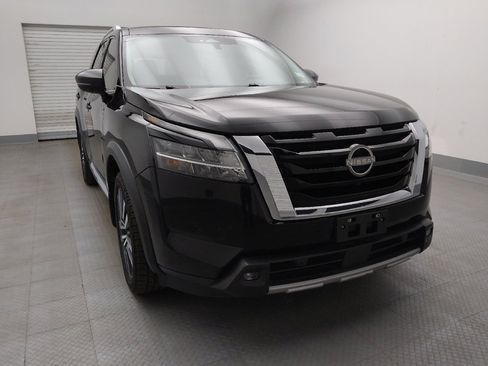 Used 2022 Nissan Pathfinder Platinum image 14